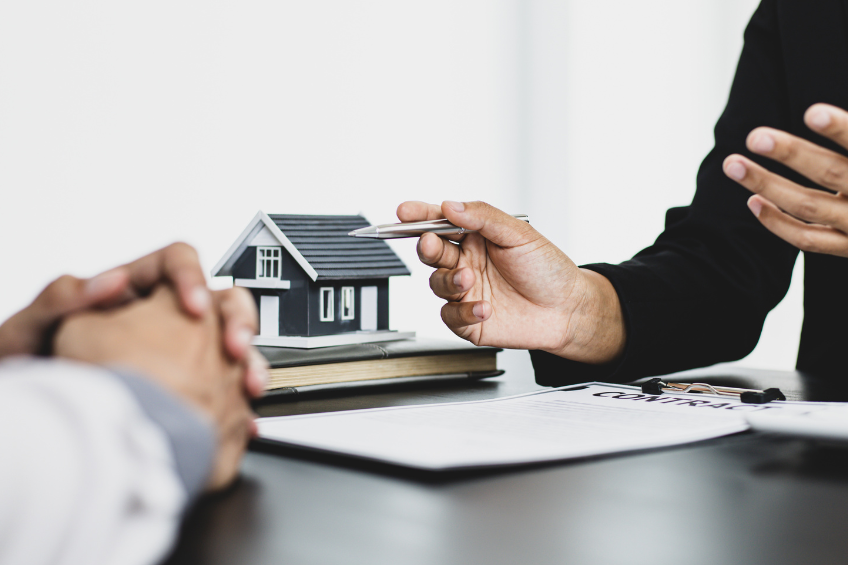 How Do I Handle A Boundary Dispute With Another Florida Property Owner? 1 real-estate-contract-disputes-attorney